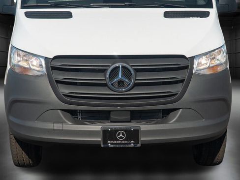 Used 2025 Mercedes-Benz Sprinter 2500 image 12