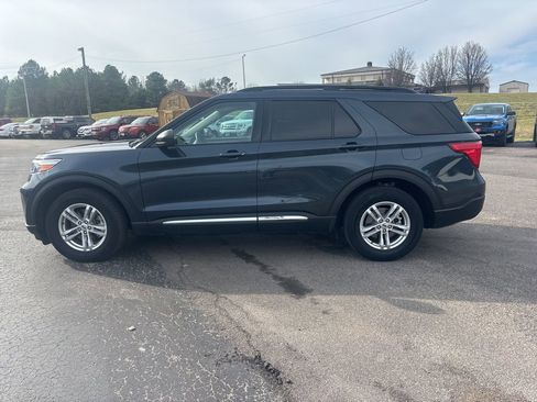 Used 2022 Ford Explorer XLT image 4