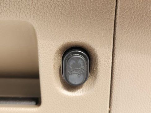 Used 2018 Chevrolet Tahoe LT w/ Luxury Package image 36