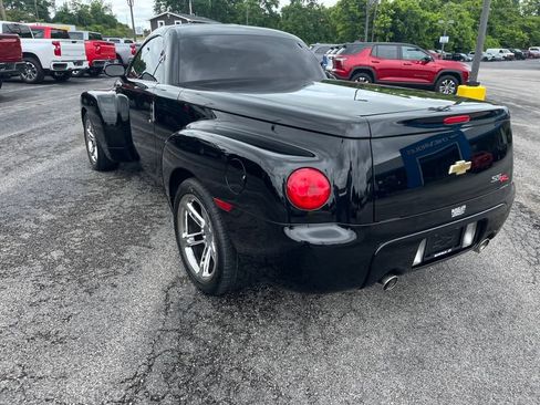 Used 2003 Chevrolet SSR w/ Preferred Equipment Group image 4