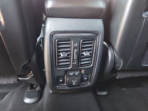 Used 2020 Jeep Grand Cherokee Limited w/ Luxury Group II AWD/4WD image 9