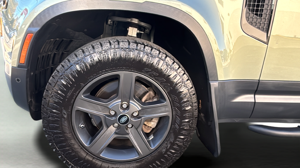 Used 2021 Land Rover Defender 90 AWD/4WD image 4