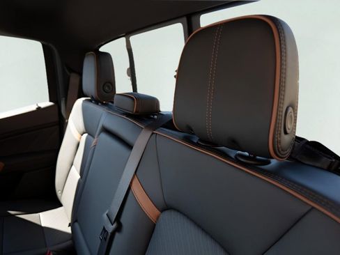 New 2026 GMC Canyon AT4 w/ Technology Plus Package image 24