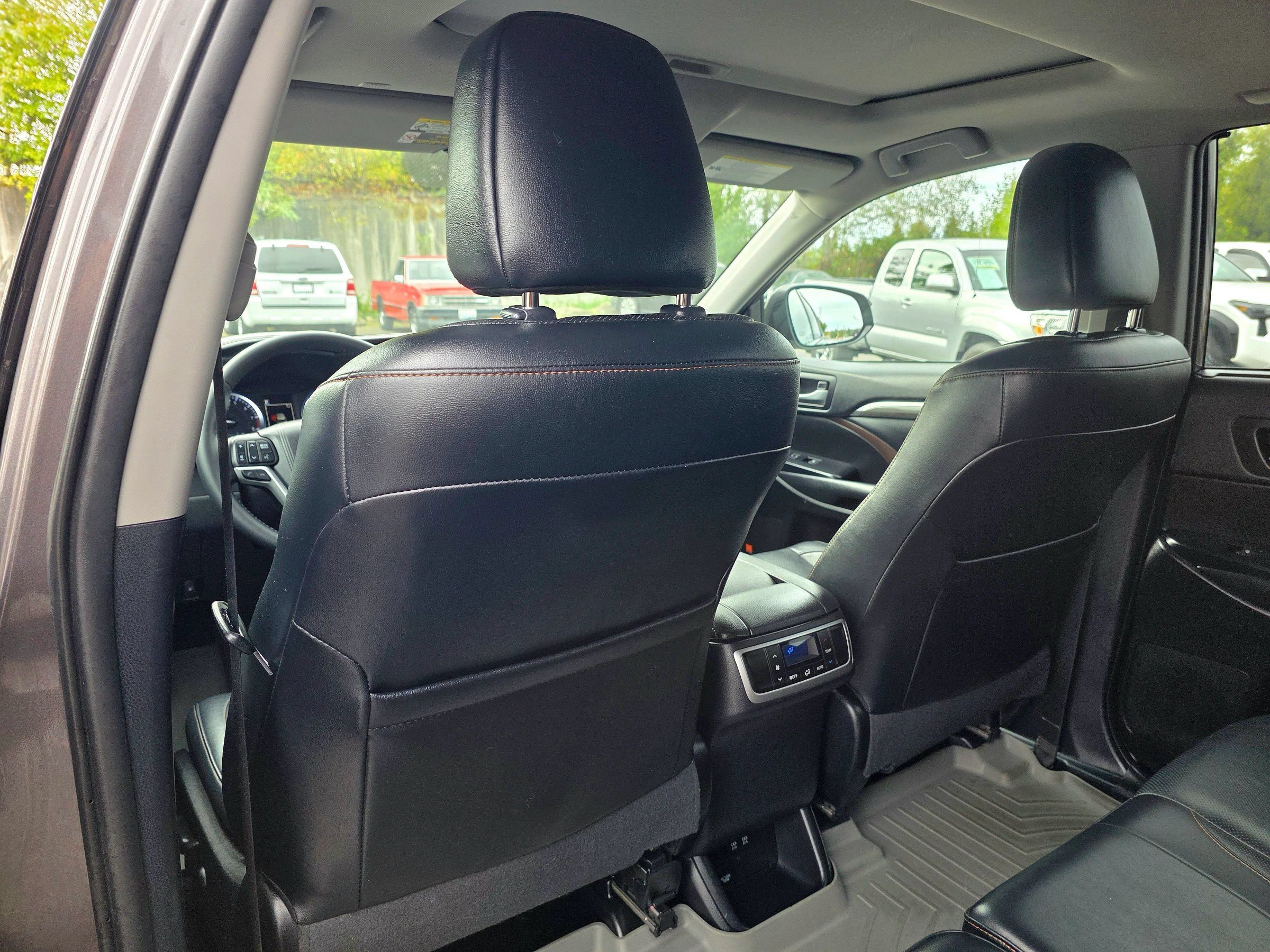 Used 2019 Toyota Highlander Limited AWD/4WD image 56