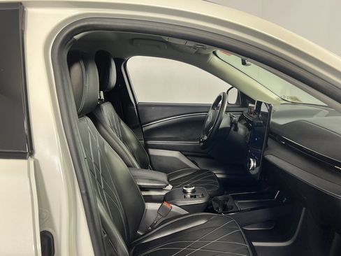 Used 2024 Ford Mustang Mach-E Select image 28