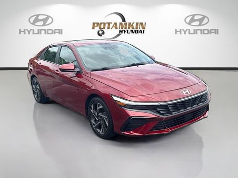 Certified 2025 Hyundai Elantra SEL FWD image 3
