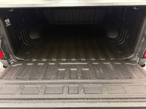 Used 2022 Chevrolet Colorado Z71 w/ LPO, Tonneau and Step Package image 5