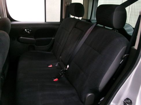 Used 2010 Nissan Cube 1.8 S w/ Interior Illumination Pkg FWD image 18