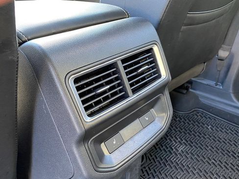 Used 2024 Volkswagen Atlas Cross Sport SEL Premium R-Line image 29