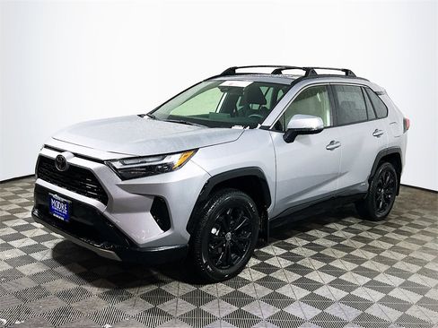 Certified 2025 Toyota RAV4 SE w/ Convenience Package image 4