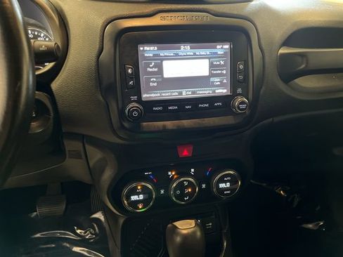 Used 2017 Jeep Renegade Latitude image 24