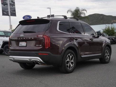 Used 2020 Kia Telluride EX image 3