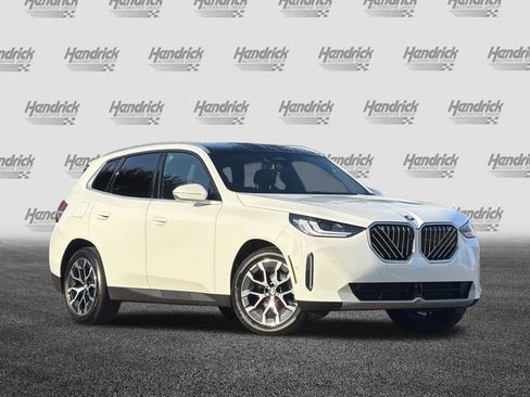 Used 2025 BMW X3 xDrive30i w/ Premium Package image 2