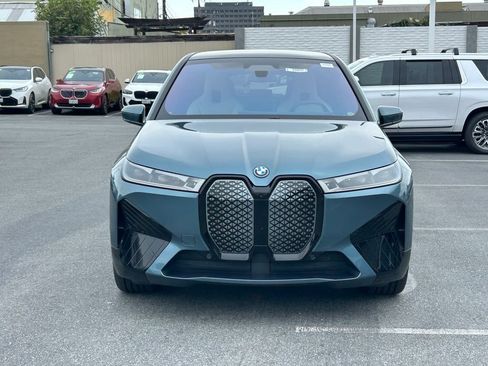 Used 2024 BMW iX xDrive50 w/ Sport Package AWD/4WD image 8
