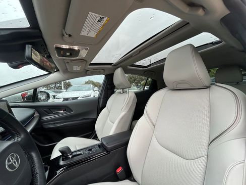 Used 2024 Toyota Prius Limited image 12