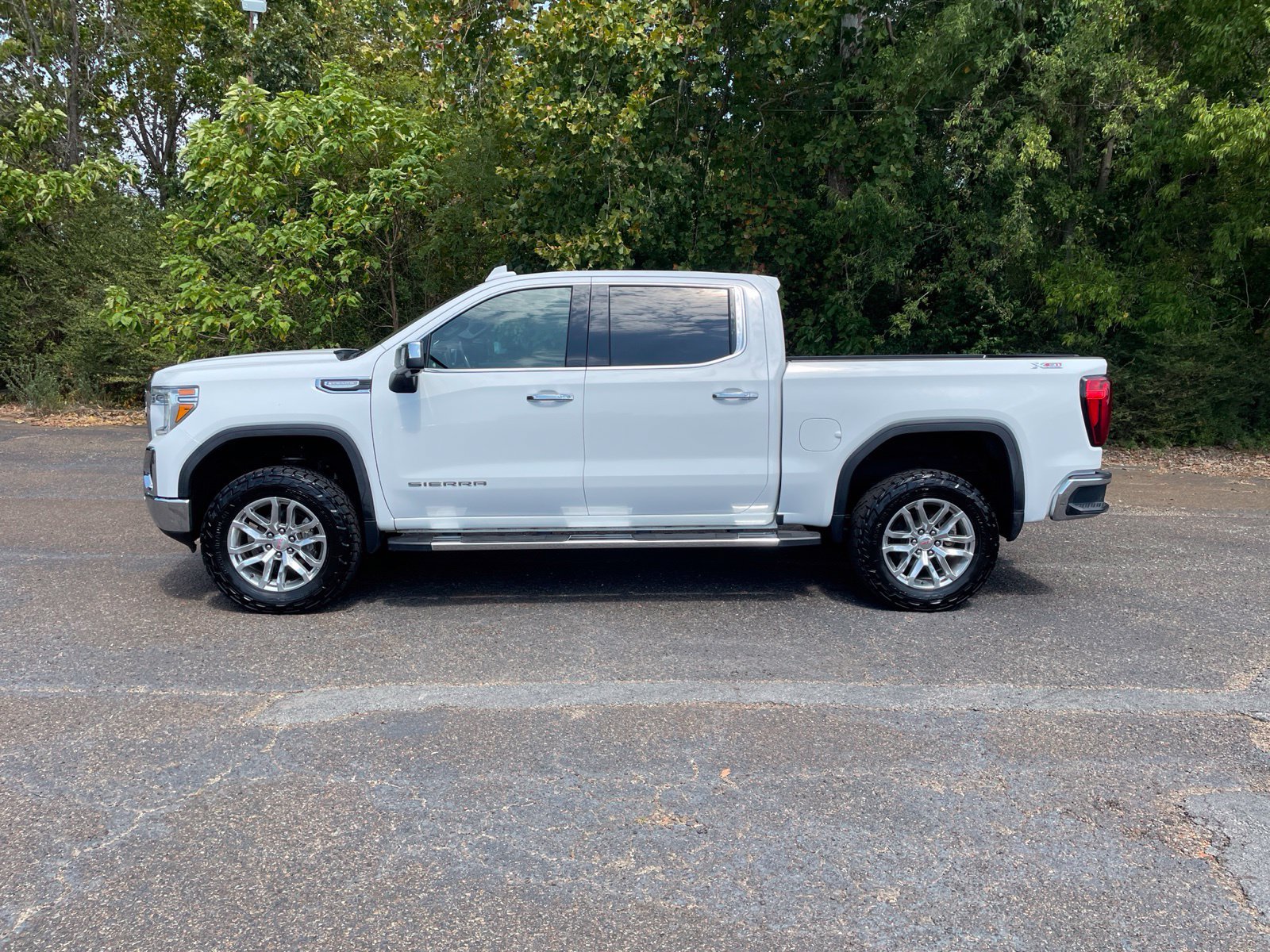 Used 2021 GMC Sierra 1500 SLT AWD/4WD image 2