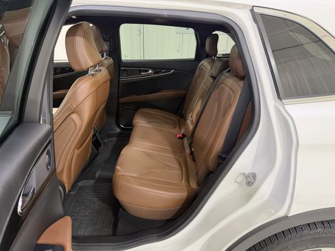 Used 2023 Lincoln Nautilus Reserve w/ Luxury Package FWD image 12