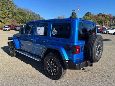 Used 2024 Jeep Wrangler Sahara w/ Technology Group image 3