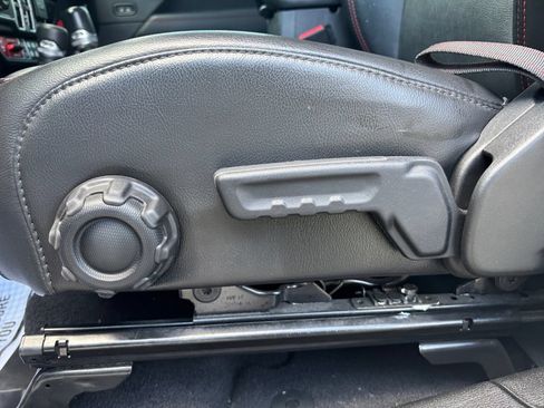 Used 2021 Jeep Gladiator Rubicon AWD/4WD image 25
