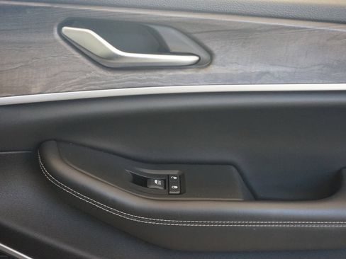 Used 2023 Jeep Grand Cherokee 4WD 4xe w/ Luxury Tech Group II image 24