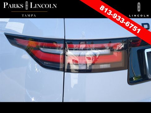 Used 2019 Land Rover Discovery HSE image 7