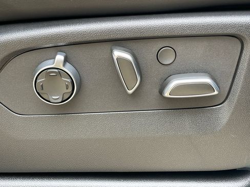 Certified 2025 Cadillac Escalade Sport Platinum AWD/4WD image 12