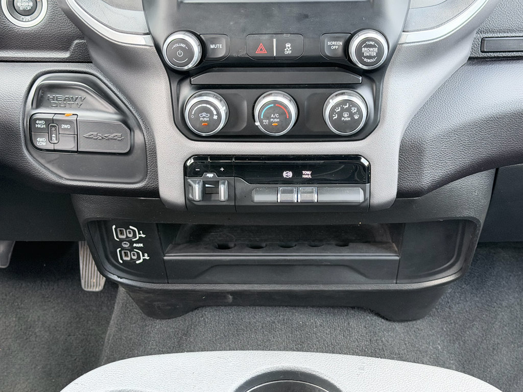 Used 2024 RAM 3500 Big Horn AWD/4WD image 19