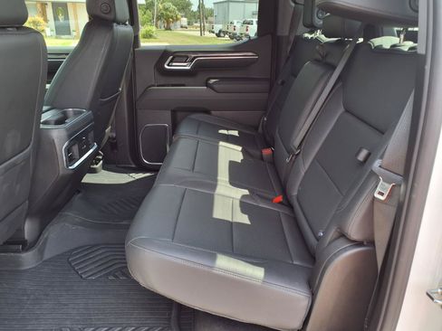 Used 2025 Chevrolet Silverado 1500 LTZ AWD/4WD image 16