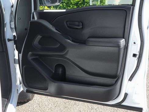 Used 2022 Nissan Frontier S w/ Technology Package RWD image 42