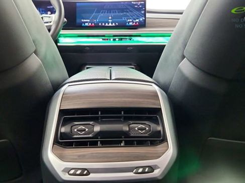 Used 2023 BMW 760i xDrive w/ Executive Package AWD/4WD image 53