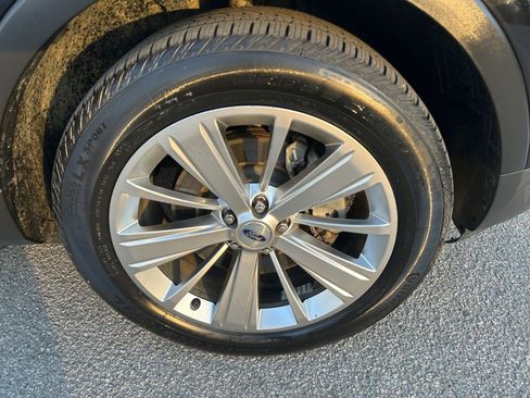 Used 2019 Ford Explorer Limited w/ Class III Trailer Tow Package image 25