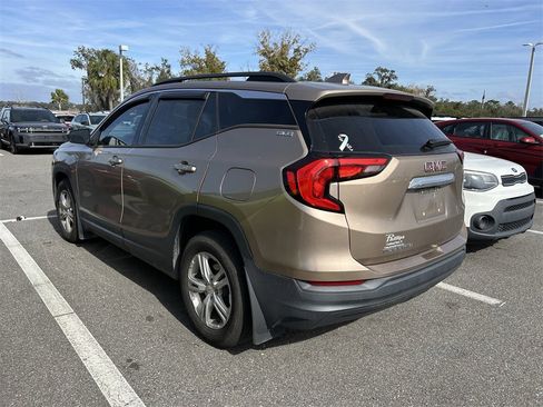 Used 2018 GMC Terrain SLE w/ Driver Convenience Package image 3