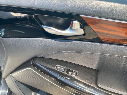 Used 2019 Kia Cadenza Premium w/ Paint Protection Package FWD image 13