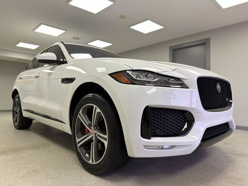 Used 2017 Jaguar F-PACE S AWD/4WD image 4