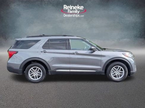 Used 2025 Ford Explorer Active AWD/4WD image 4