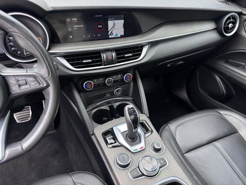 Used 2022 Alfa Romeo Stelvio Ti image 19