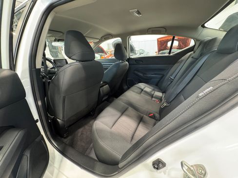 Used 2025 Nissan Altima 2.5 S FWD image 9