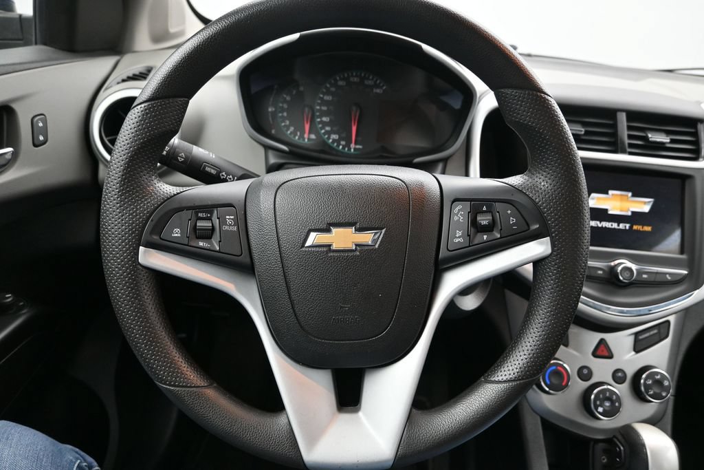 Used 2018 Chevrolet Sonic LT FWD image 13