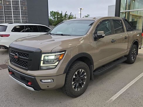 Used 2021 Nissan Titan PRO-4X w/ Pro-4x Convenience Package AWD/4WD image 4