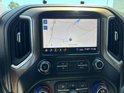 Used 2020 Chevrolet Silverado 2500 High Country w/ Technology Package AWD/4WD image 11