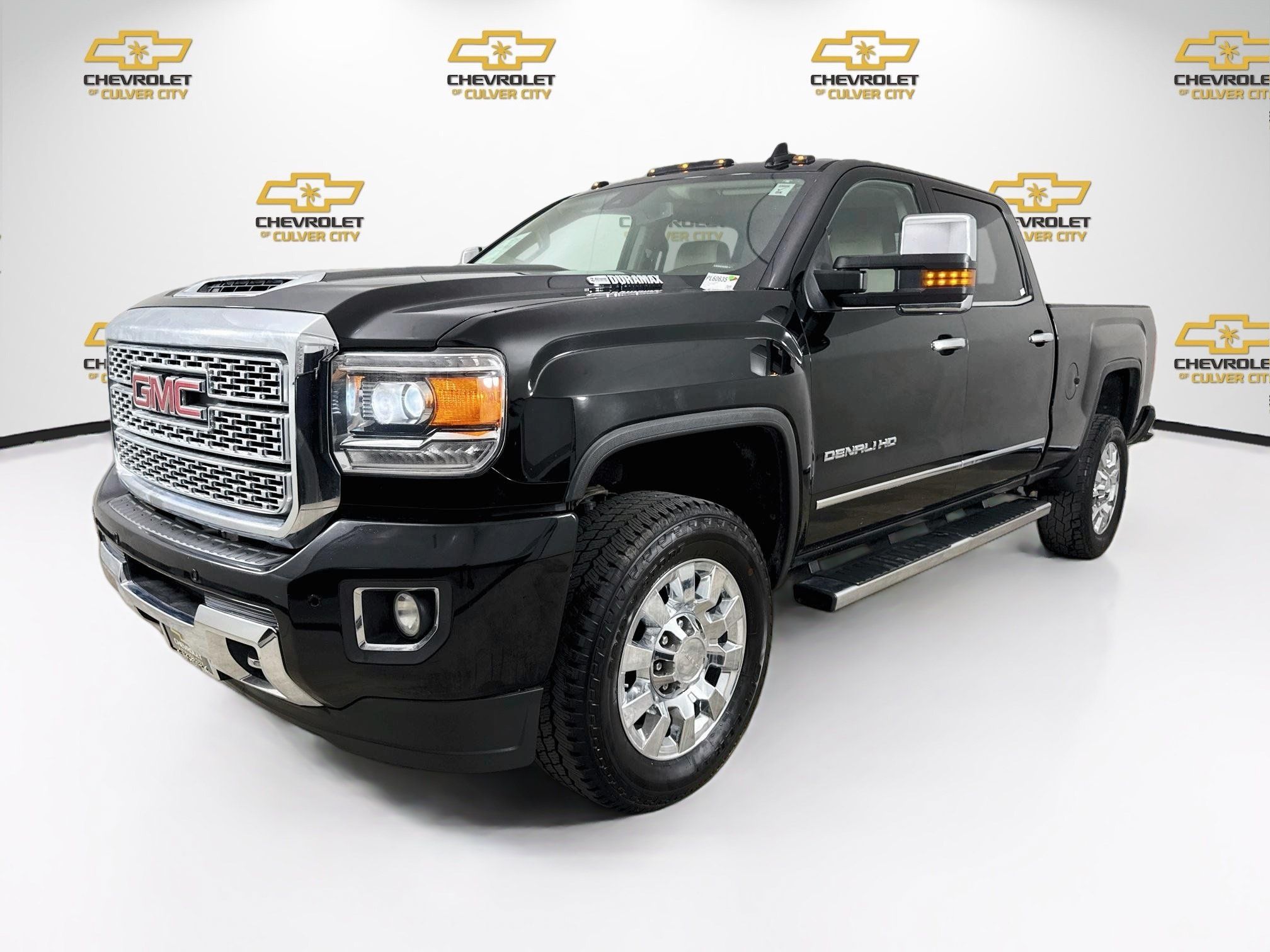 Used 2018 GMC Sierra 2500 Denali w/ Duramax Plus Package AWD/4WD image 3