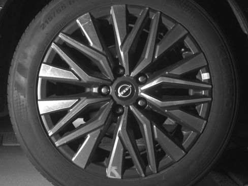 Used 2025 Nissan Altima 2.5 SV FWD image 18