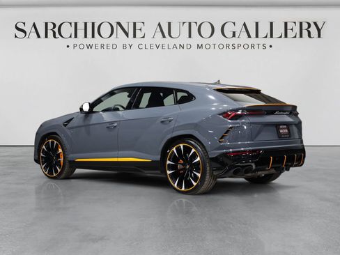 Used 2022 Lamborghini Urus AWD/4WD image 31