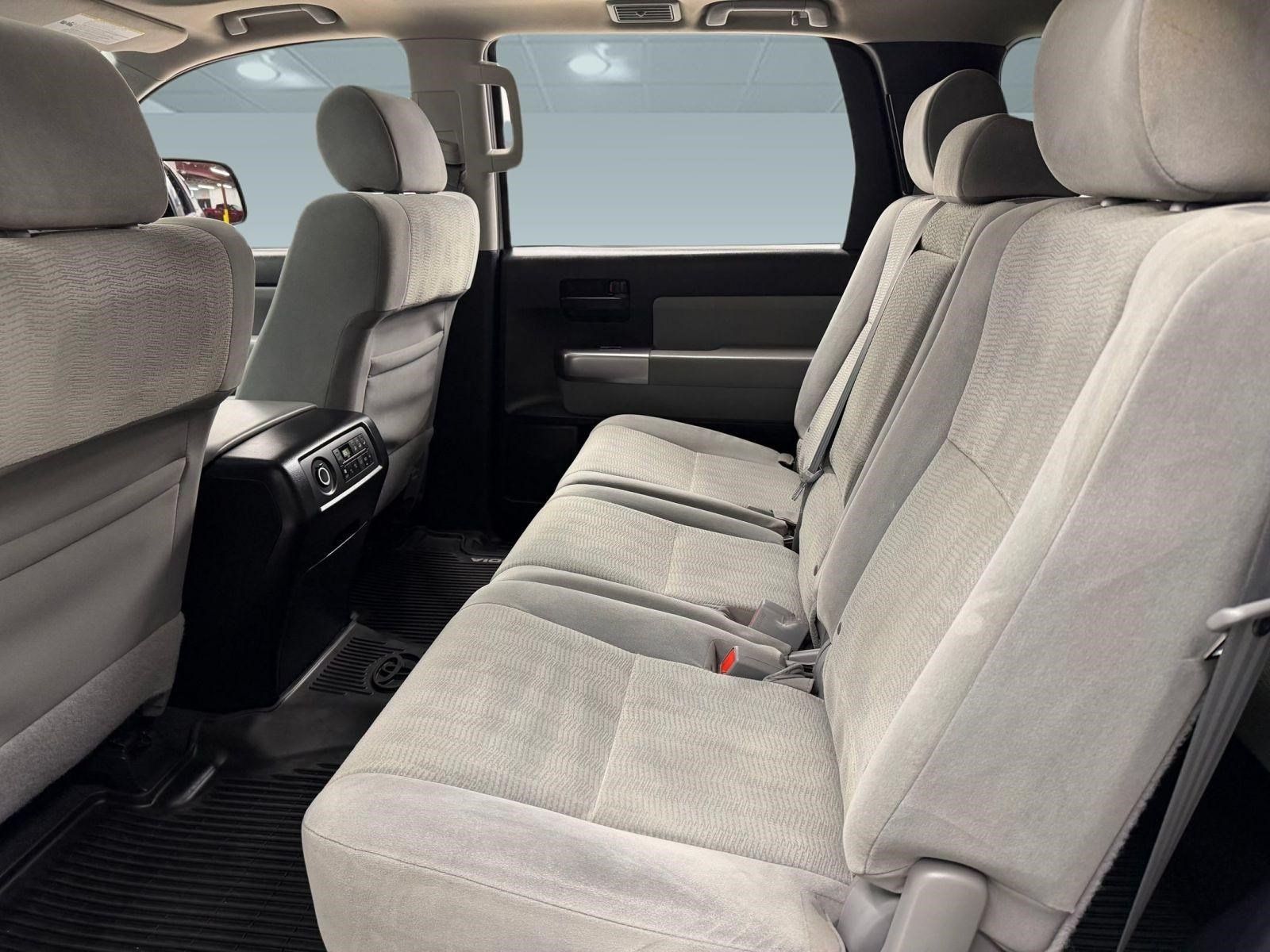 Used 2019 Toyota Sequoia SR5 AWD/4WD image 26