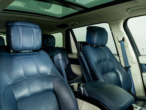 Used 2020 Land Rover Range Rover Long Wheelbase Autobiography image 29