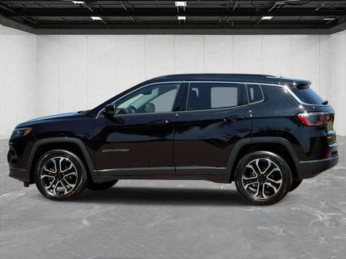 Used 2022 Jeep Compass Limited AWD/4WD image 2