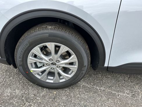 New 2026 Ford Escape Active w/ Cold Weather Package FWD image 11