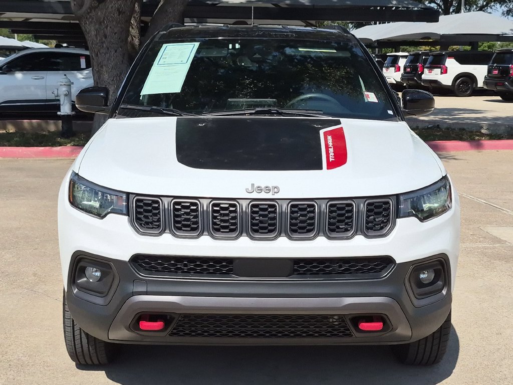 Used 2025 Jeep Compass Trailhawk AWD/4WD image 3