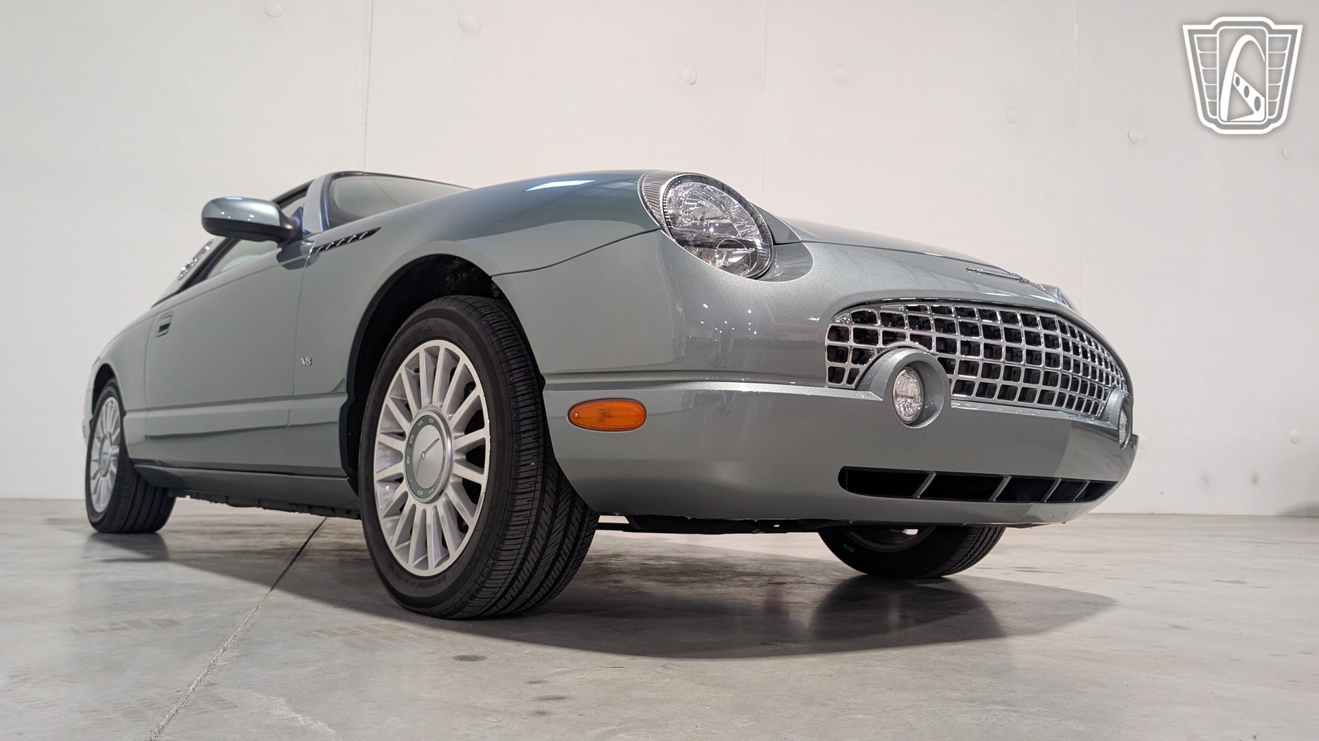 Used 2004 Ford Thunderbird Pacific Coast RWD image 22