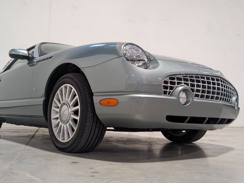 Used 2004 Ford Thunderbird Pacific Coast RWD image 22